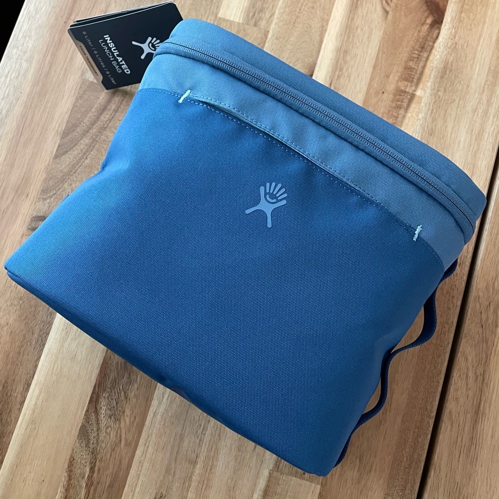 NWT Hydro Flask 8L Insulated Lunchbox Cooler Bag Bilberry Blue